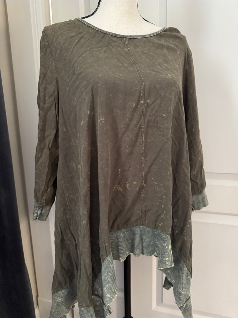 Umgee Olive Green Long Sleeve Tunic with Contrast Hem